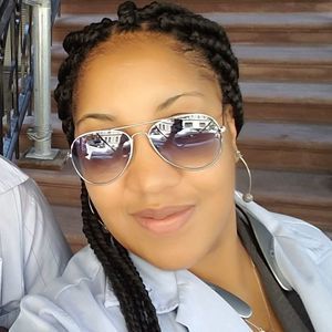 Meet your Posher, Sheila